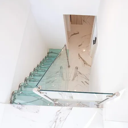 Konukevi Spagna Lemon 4*