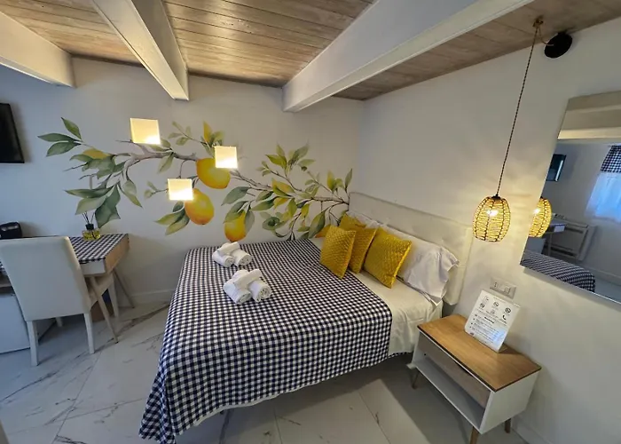 Spagna Lemon Πανσιόν 4*